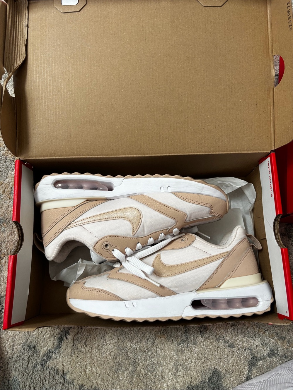Nike Air Max Neutral Beige & Cream Sneaker WMNS 7 - Picture 2 of 3